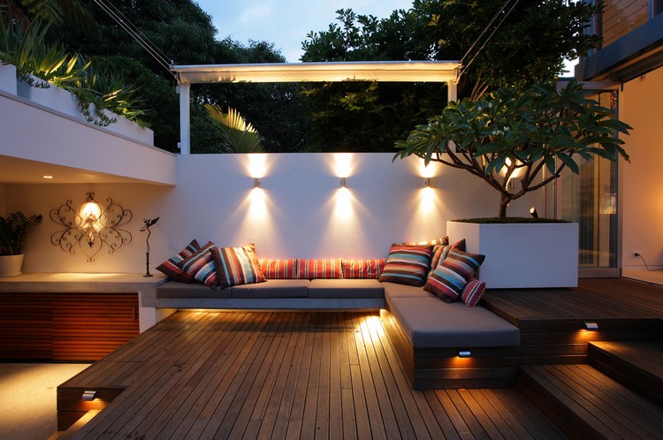 Éclairage public d'une maison de campagne