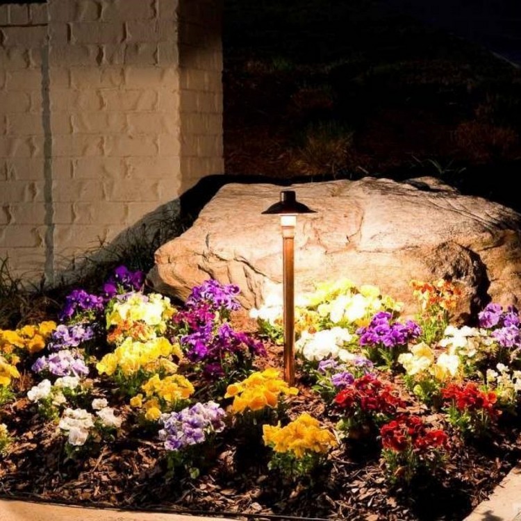 Éclairage public d'une maison de campagne