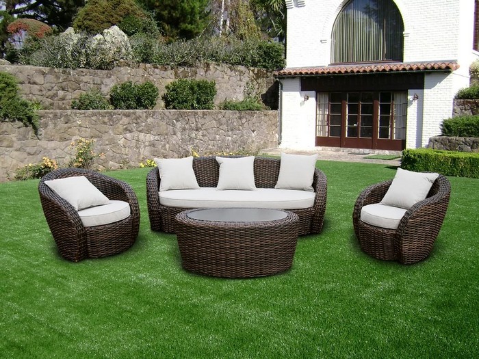 Mobilier de jardin en rotin