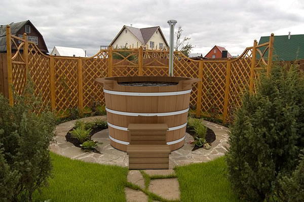 Police extérieure au feu de bois