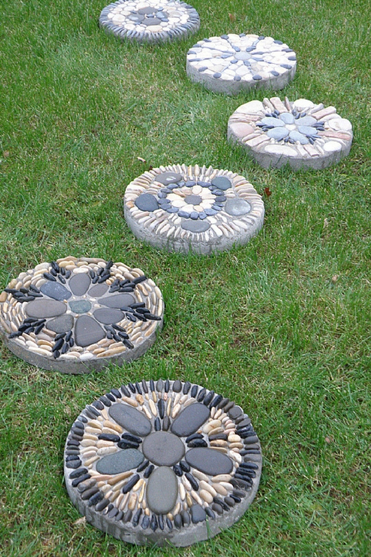 Les allées du jardin de galets