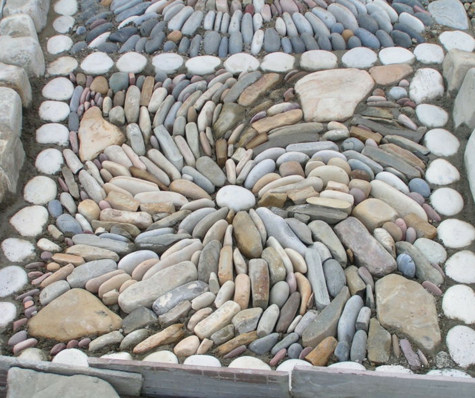 Les allées du jardin de galets