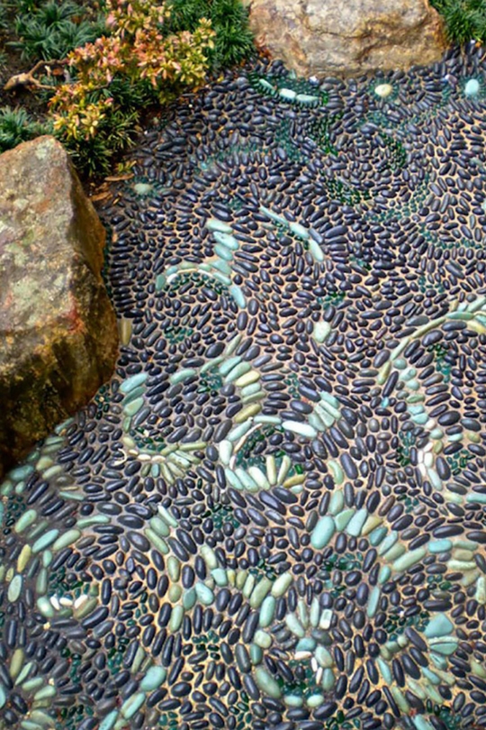 Les allées du jardin de galets