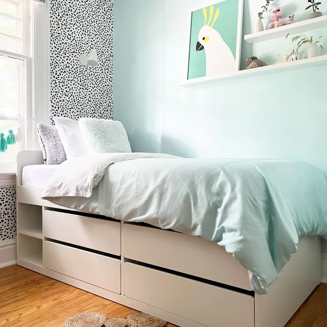 1. Smart Storage Mint Bed (Mint Green Bedroom Ideas)