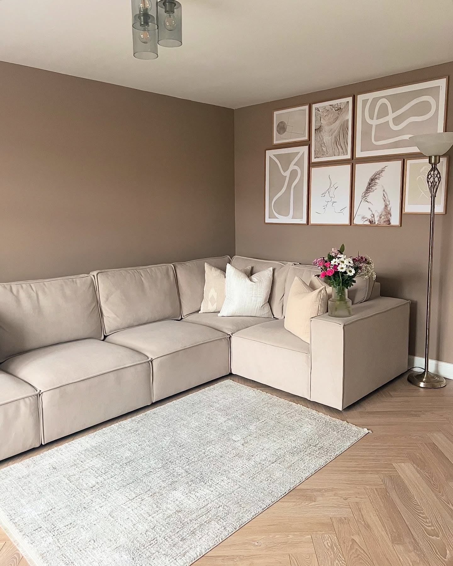 1. Soft Neutrals with Linear Minimalism (Living Room Floor Ideas)