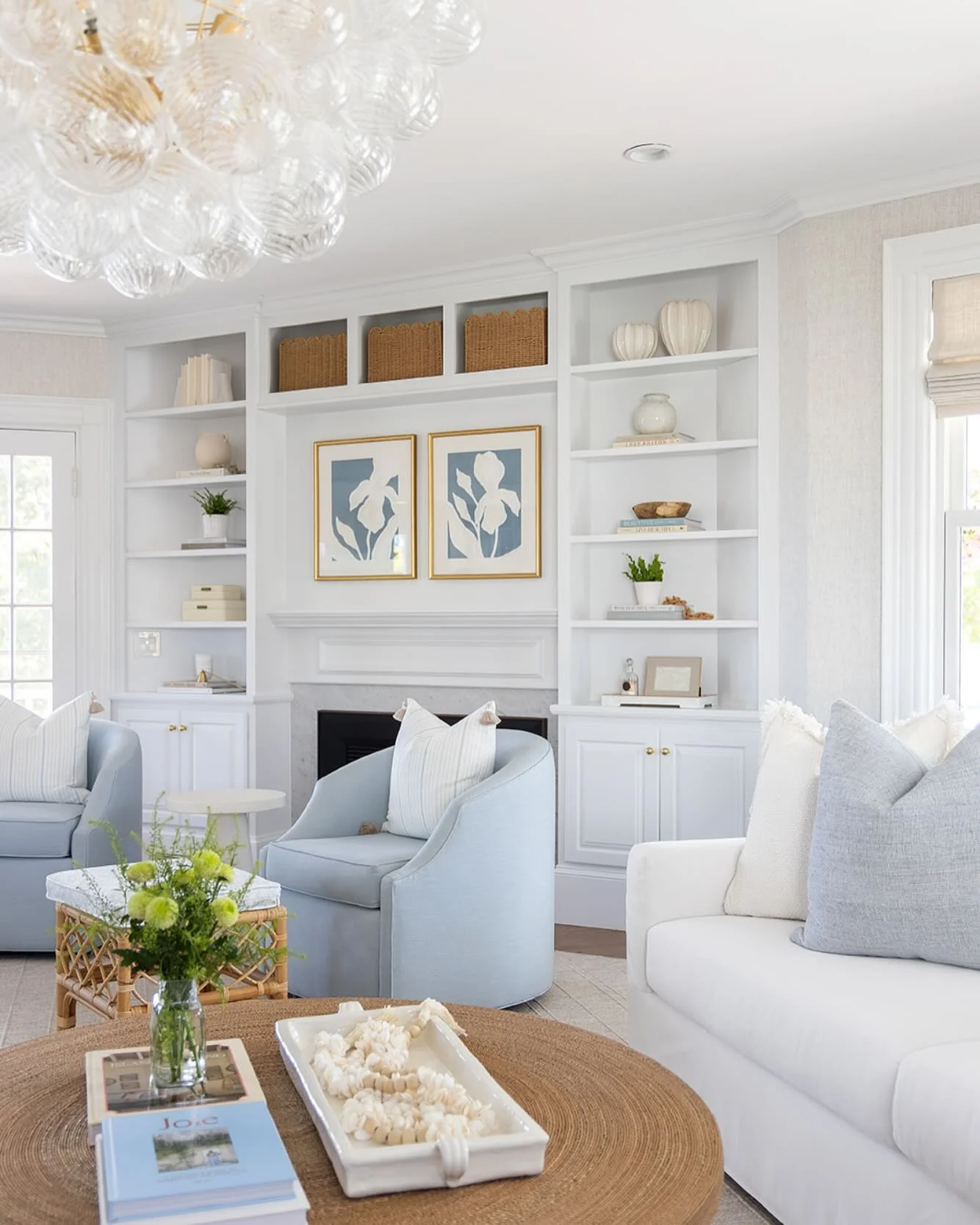 1. Coastal Blue Elegance (Beachy Living Room Ideas)