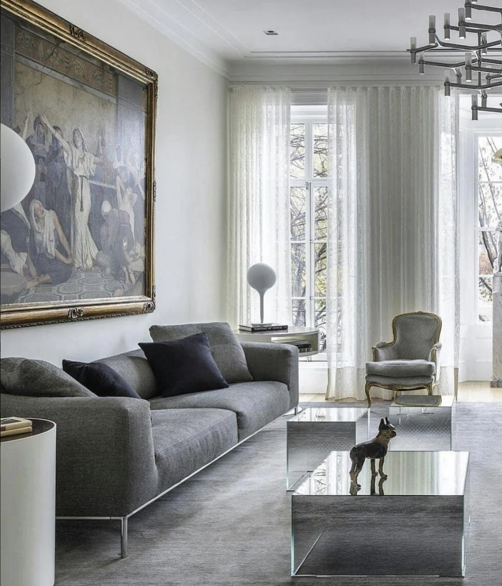 1. Modern Elegance with Artful Edge (Gray Living Room Ideas)