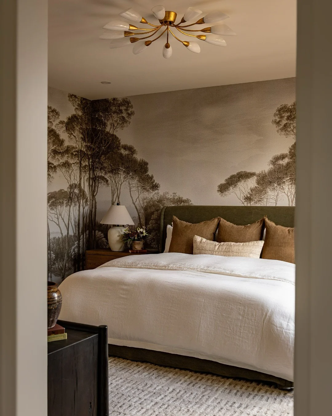 1. Muted Woodland Retreat (Forest Bedroom Ideas)