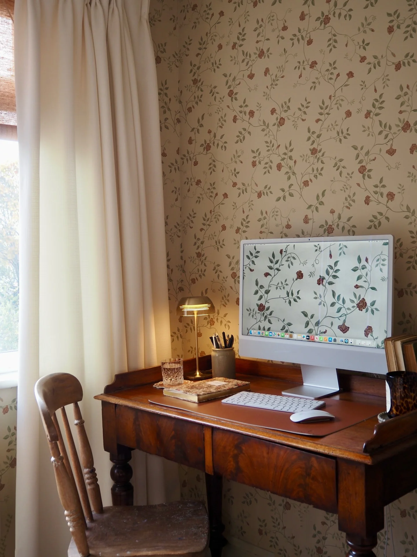 1. Vintage Botanical Workspace (Rustic Home Office Ideas)